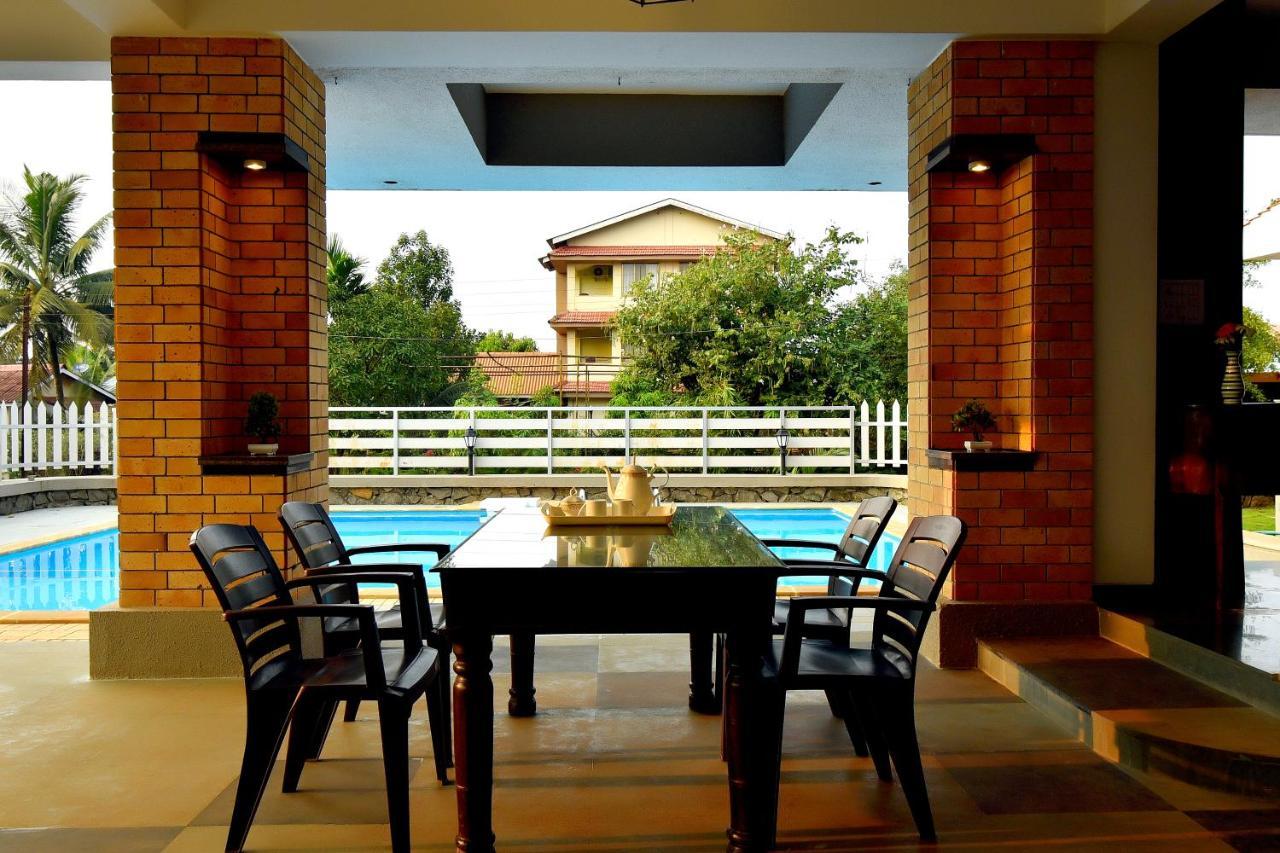 The Mango Inn Dāpoli Exterior foto